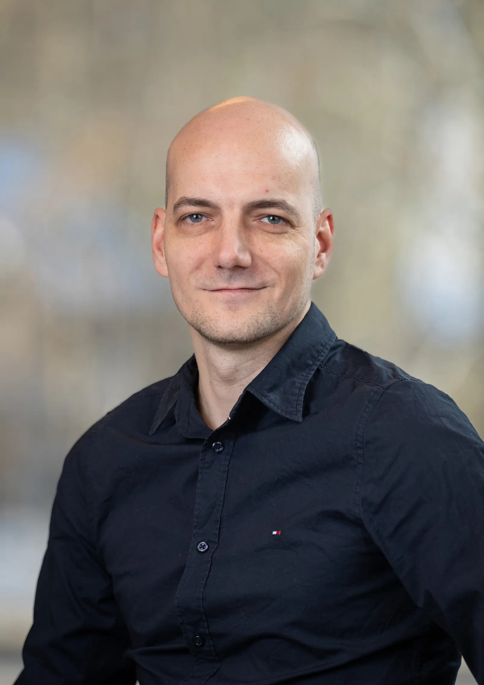 Portret van Jeffrey, medewerker bij Twentecs